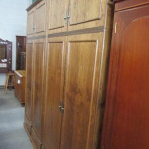Large Pine Robe Unit